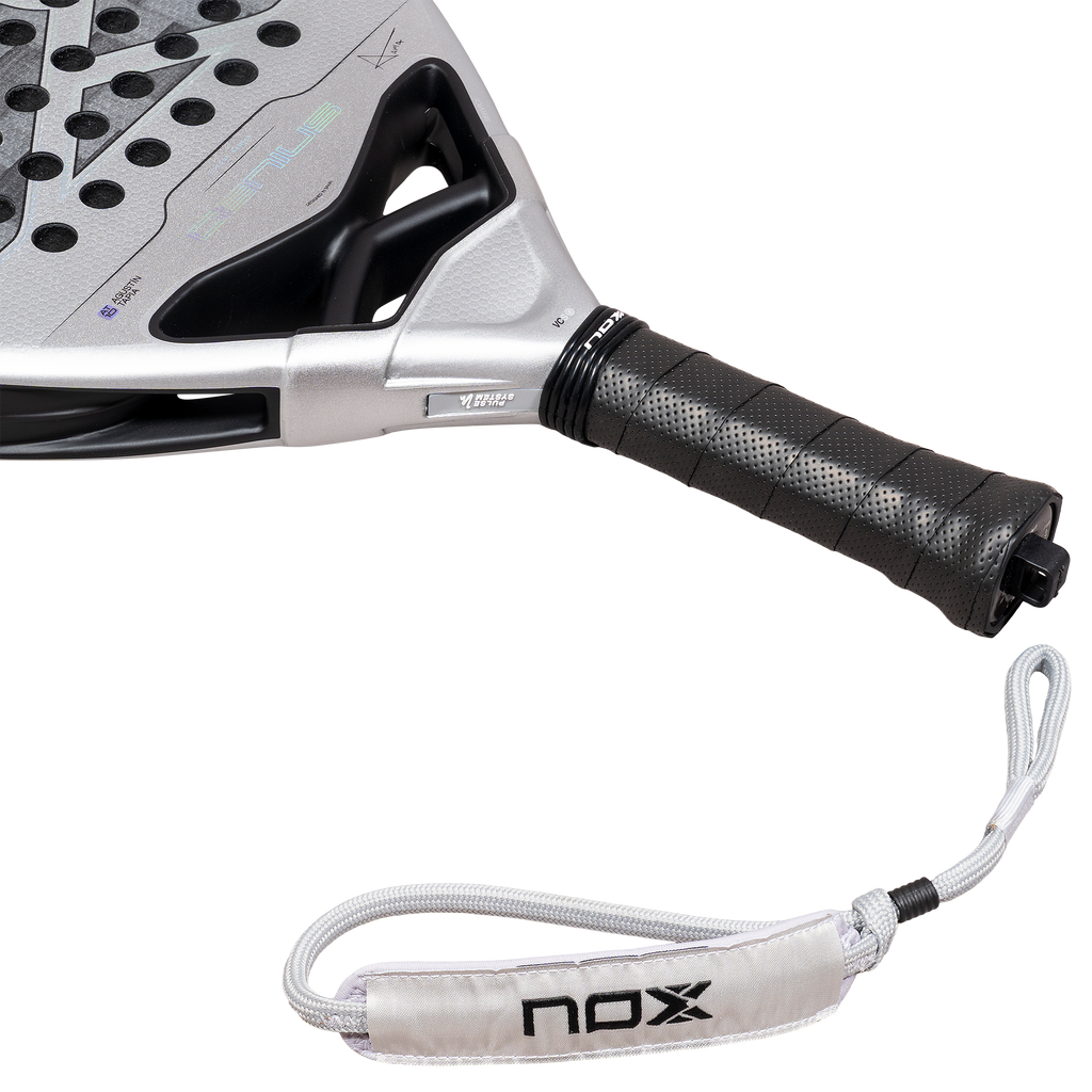 NOX Genius 12K Alum XTREM — empuñadura y correa