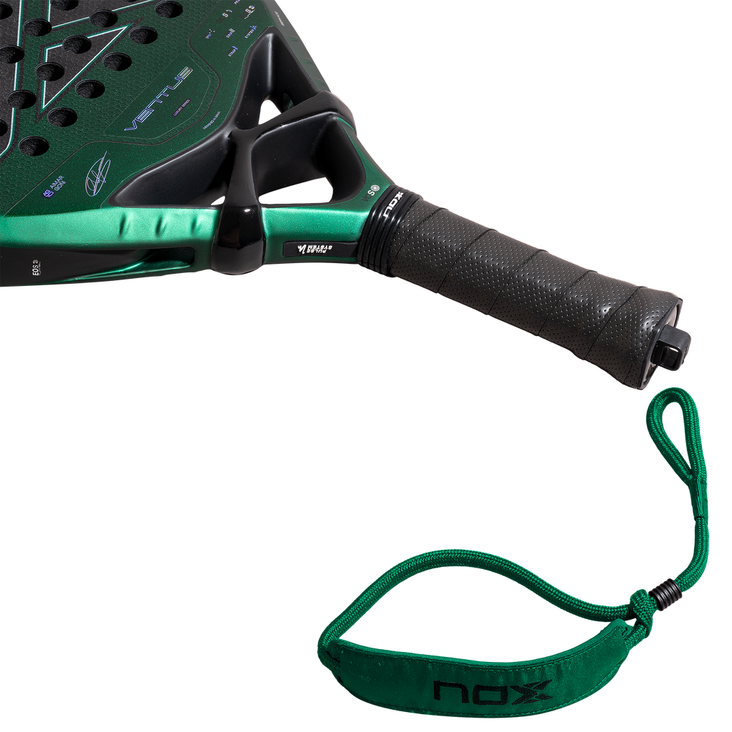 NOX Ventus Attack 12K XTREM — empuñadura y correa